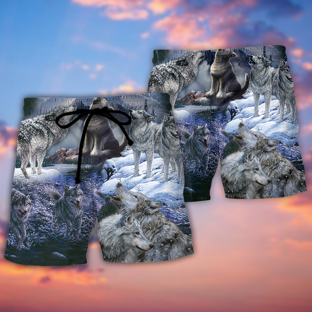 Wolf Beach Shorts Pattern Detail For Seaside Leisure And Lightweight Summer Style