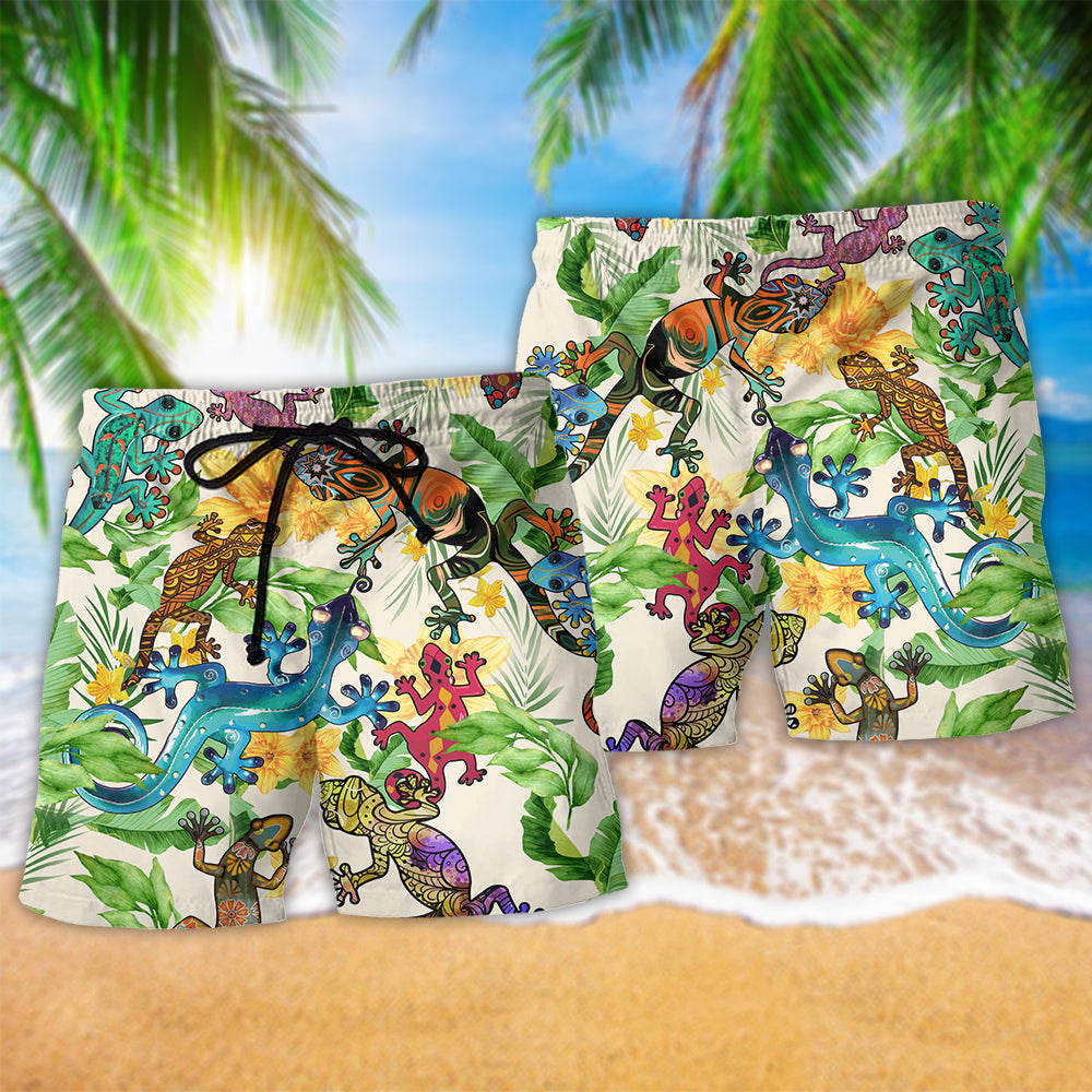 Lizard Warning Beach Shorts Pattern Detail For Leisure Travel And Memorable Gift Ideas