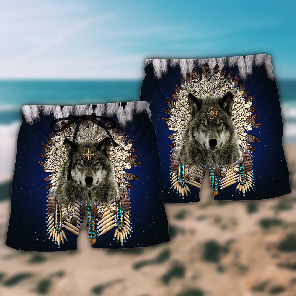 Southwestern Wolf Feather Beach Shorts Pattern Detail For Coastal Leisure And Laid Back Daily Wear