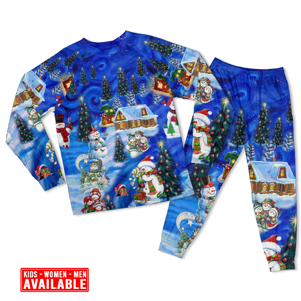 Playful Snowman Friends Christmas Long Sleeve Pajamas Set For Christmas Sleepwear And Family Lounging