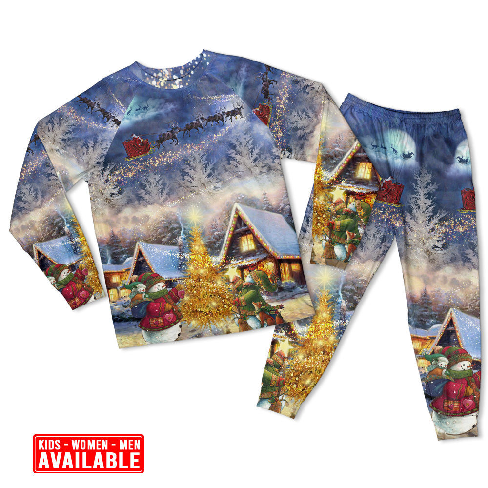 Santa Reindeer Snowman Family Holiday Long Sleeve Pajamas Set For Festive Sleepovers And Family Photos