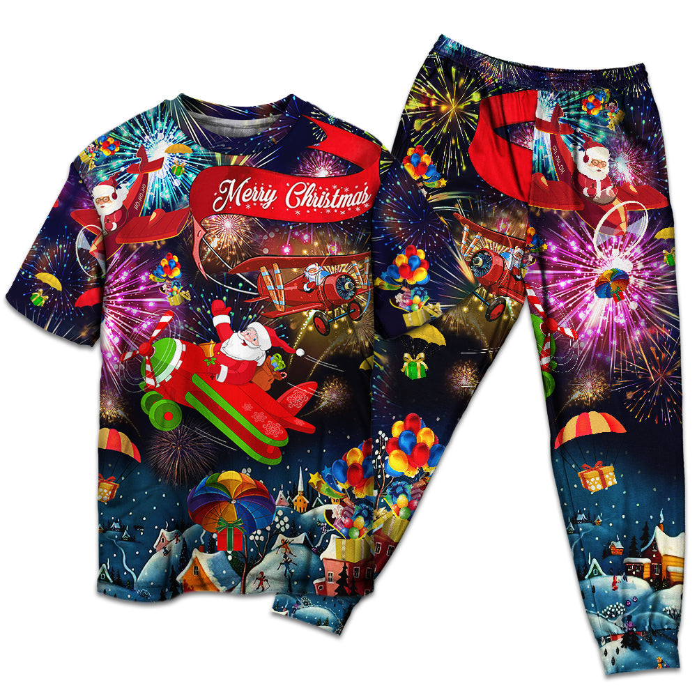 Santa Sharing Christmas Cheer Short Sleeve Pajamas Set For Festive Sleepovers And Family Photos