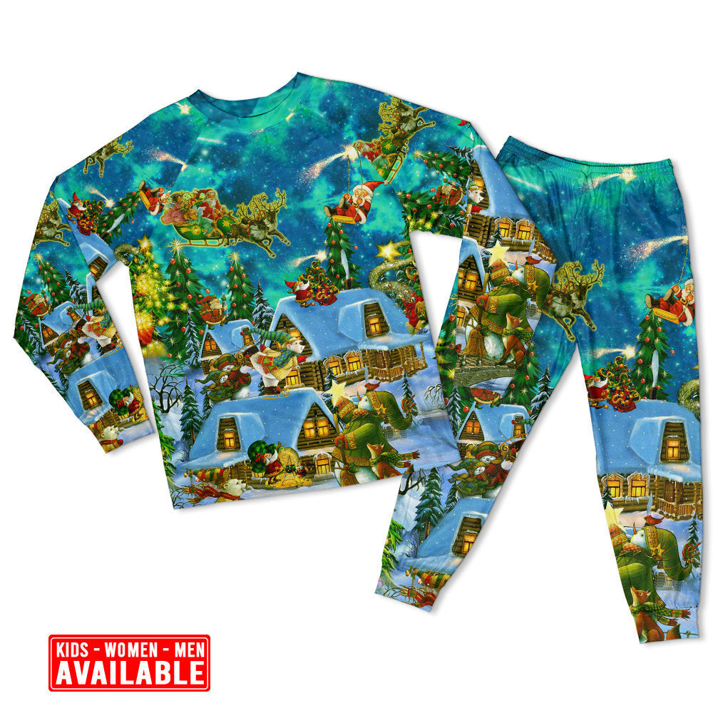 Magical Christmas Night Long Sleeve Pajamas Set For Holiday Bedtime And Cozy Home Wear