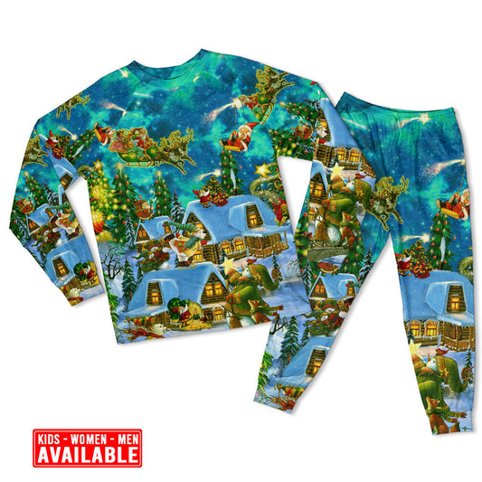 Magical Christmas Night Long Sleeve Pajamas Set For Holiday Bedtime And Cozy Home Wear