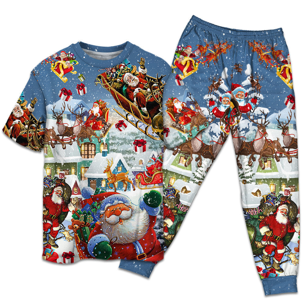 Santa Sleigh Holiday Greeting Short Sleeve Pajamas Set For Festive Sleepovers And Family Photos