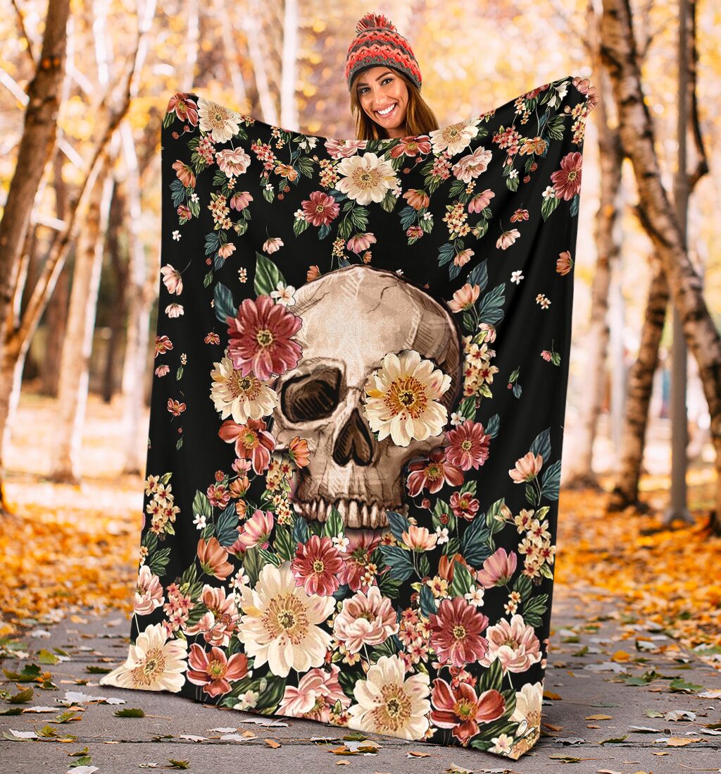 Skull Floral So Mysterious Flannel Blanket For Cozy Bedroom Sofa Decor