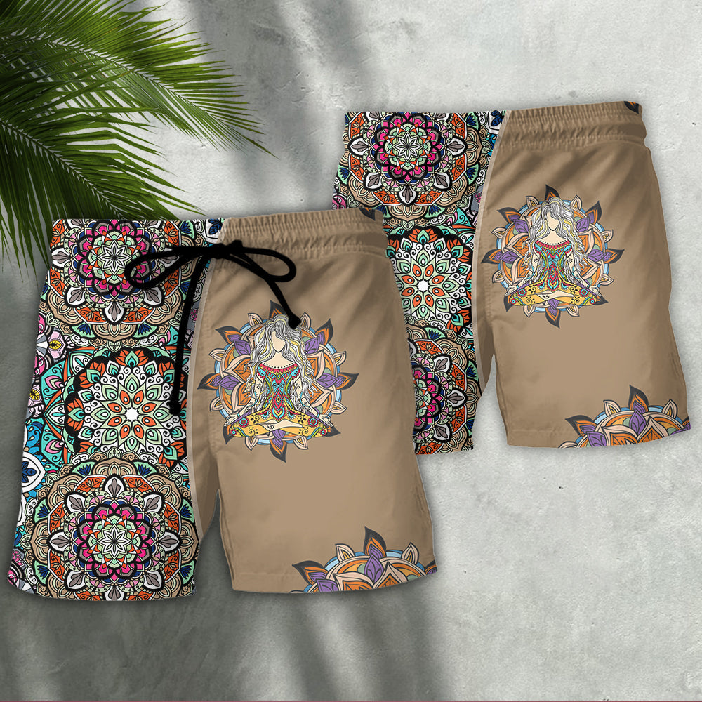 Yoga Quilt Pattern Art Style Beach Shorts For Game Day Getaways