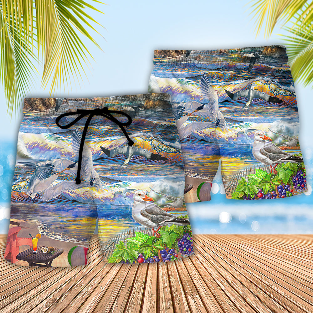 Coastal Seagull Beach Shorts Pattern Detail For Island Trips And Relaxed Casual Wear