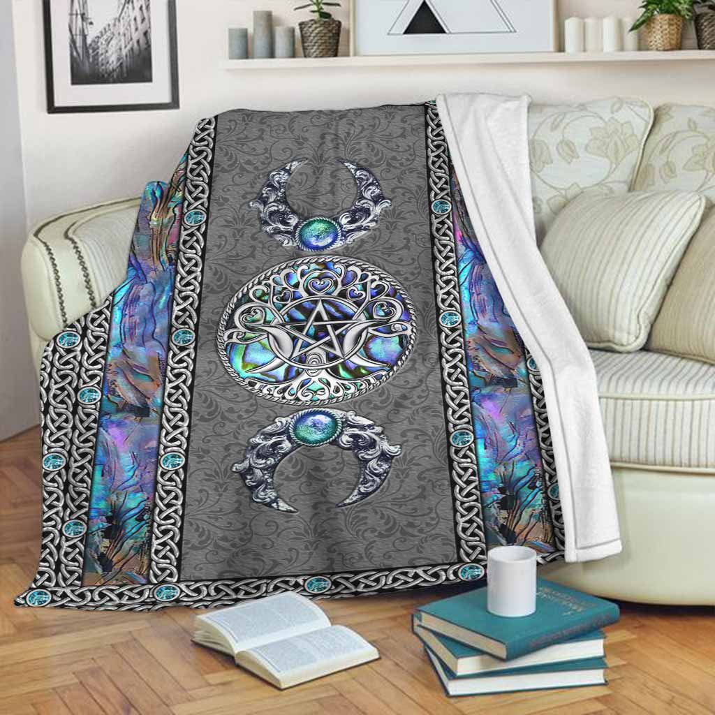 Mystery Spirit Triple Moon Witch Flannel Blanket For Cozy Bedroom Sofa Decor
