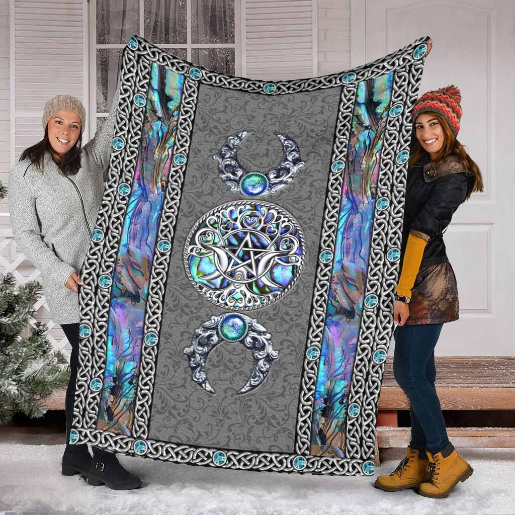 Mystery Spirit Triple Moon Witch Flannel Blanket For Cozy Bedroom Sofa Decor