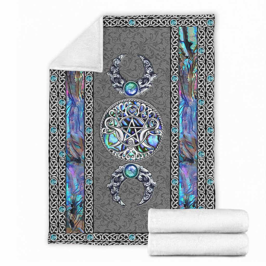 Mystery Spirit Triple Moon Witch Flannel Blanket For Cozy Bedroom Sofa Decor