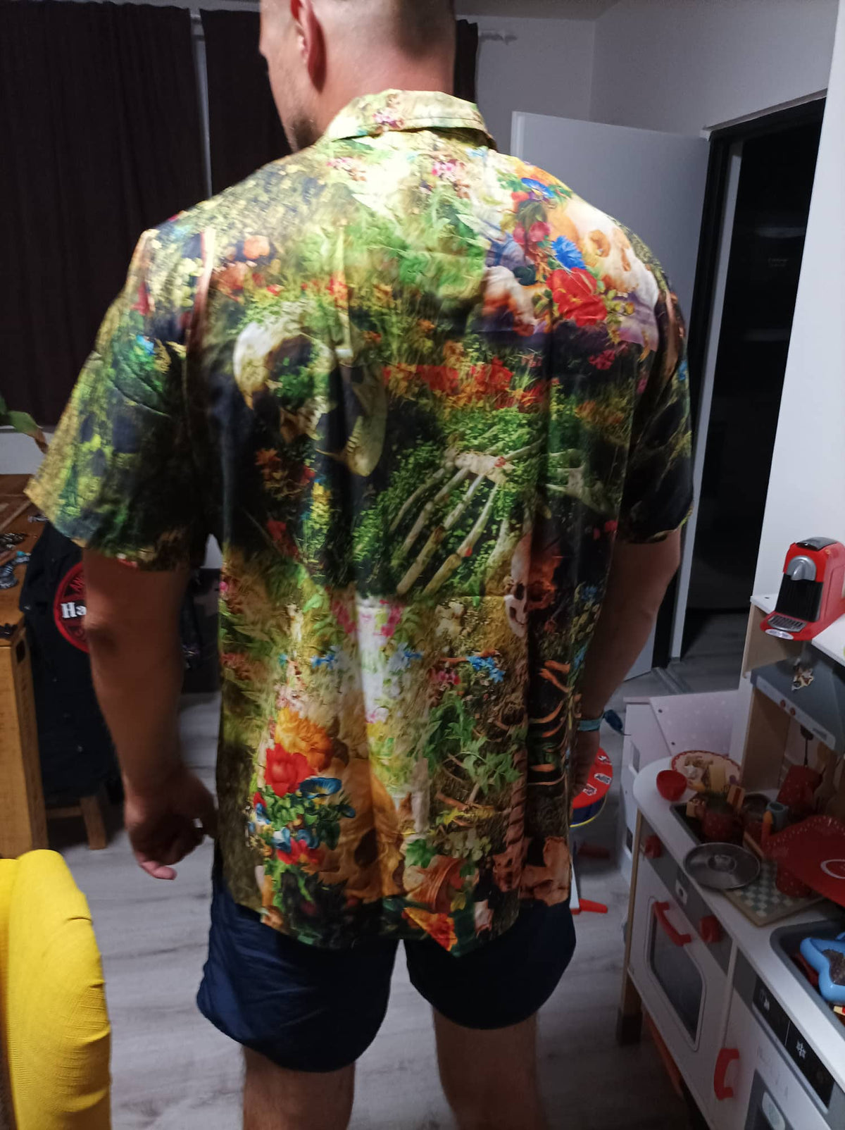 Floral Skull Hawaiian Shirt With Detailed Graphic For Beach Parties Vacation Travel And Relaxed Casual Style