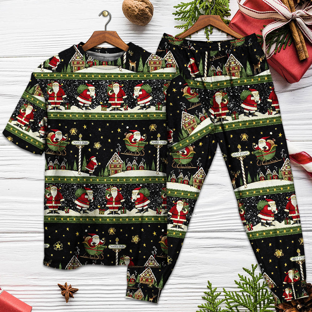 Santa Christmas Eve Adventure Short Sleeve Pajamas Set For Christmas Sleepwear And Family Lounging