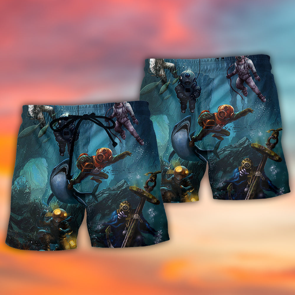 Deep Blue Sea Diving Beach Shorts Pattern Detail For Weekend Travel And Easy Warm Weather Wear
