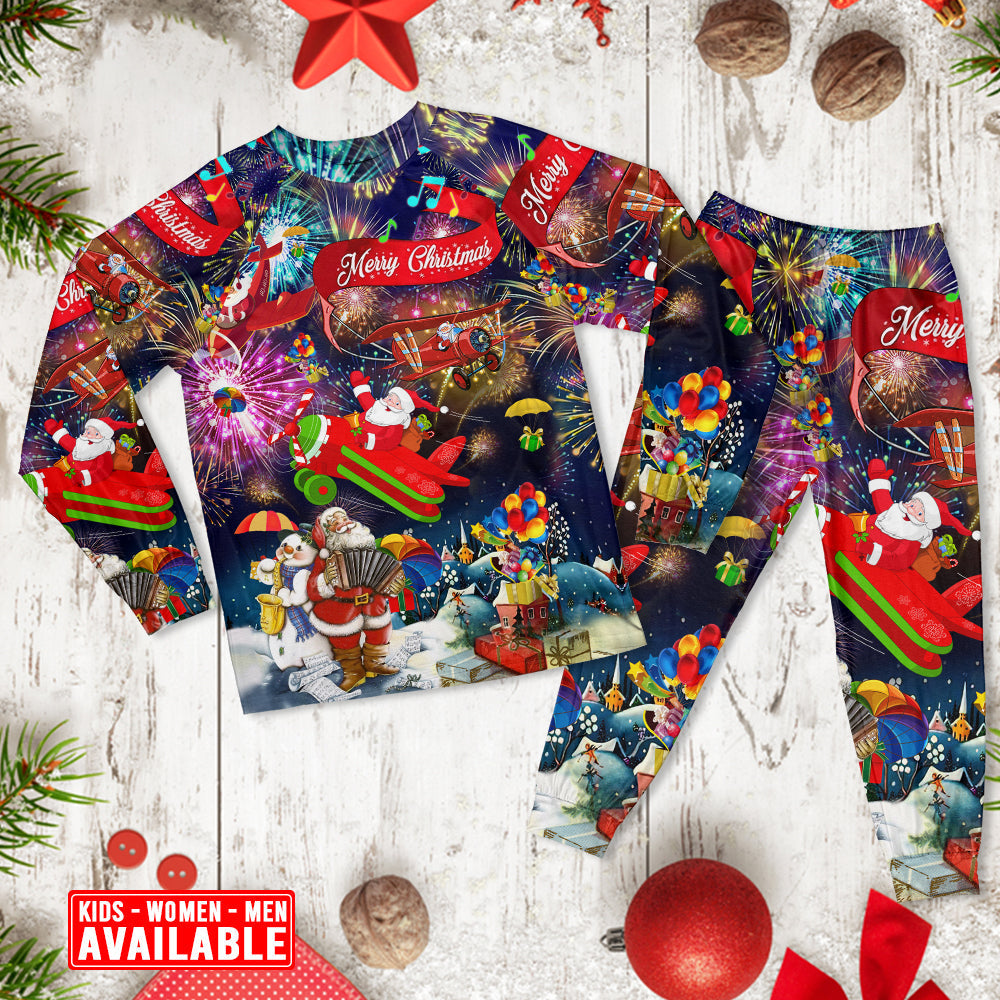 Santa Spreading Christmas Joy Long Sleeve Pajamas Set For Festive Sleepovers And Family Photos