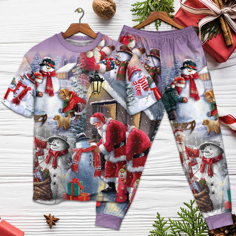 Santa Building A Snowman Gift Short Sleeve Pajamas Set For Festive Sleepovers And Family Photos