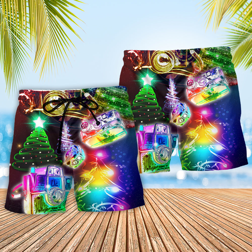 Christmas Camera Beach Shorts Pattern Detail For Coastal Travel And Lightweight Summer Style