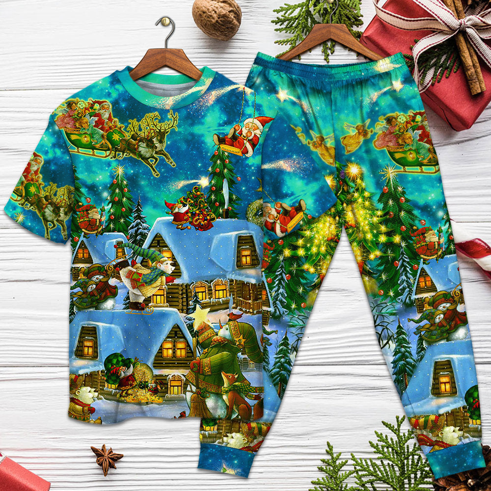 Magical Christmas Night Short Sleeve Pajamas Set For Christmas Sleepwear And Family Lounging
