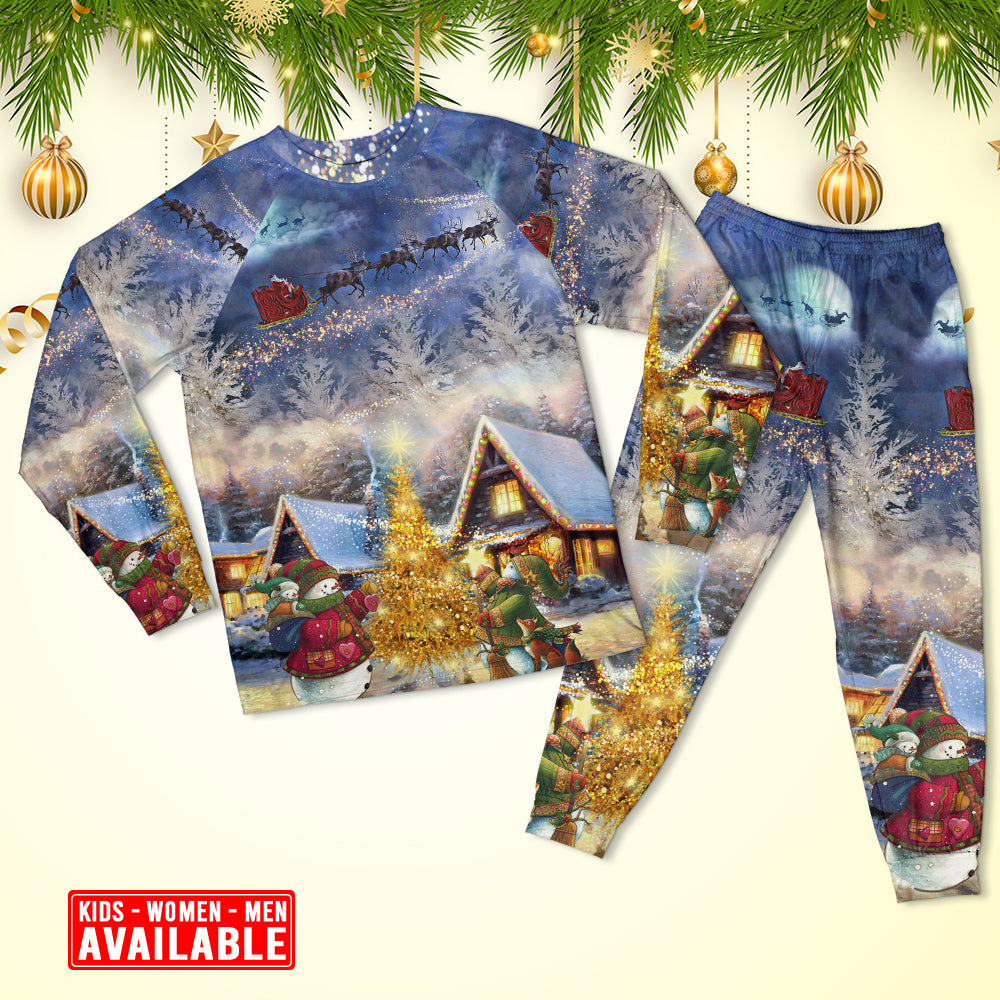 Santa Reindeer Snowman Family Holiday Long Sleeve Pajamas Set For Festive Sleepovers And Family Photos