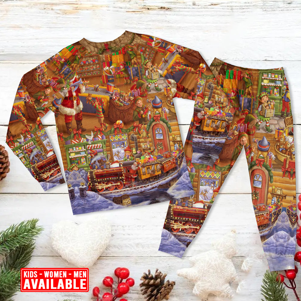 Santa Christmas Happiness Long Sleeve Pajamas Set For Holiday Travel And Comfortable Home Wear