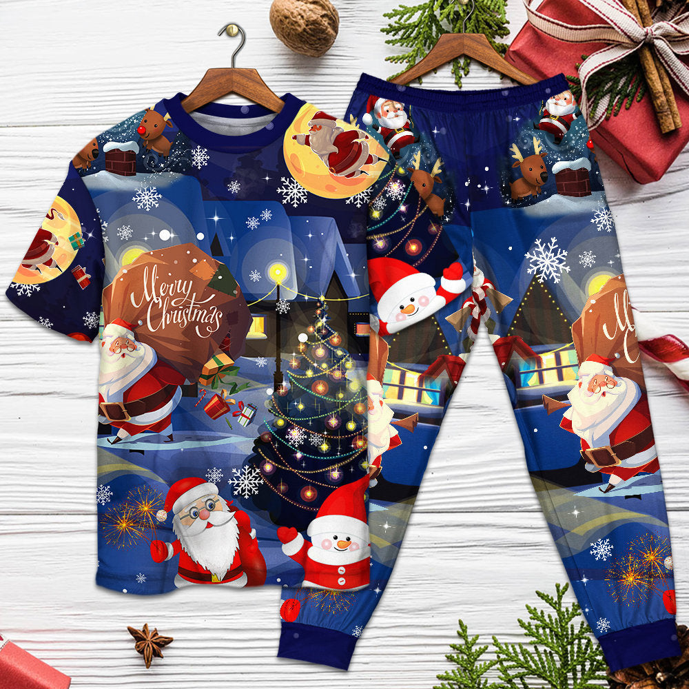 Santa And Christmas Gifts Short Sleeve Pajamas Set For Christmas Sleepwear And Family Lounging