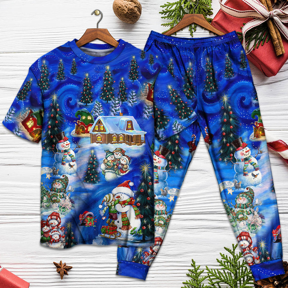 Playful Snowman Friends Christmas Short Sleeve Pajamas Set For Christmas Sleepwear And Family Lounging