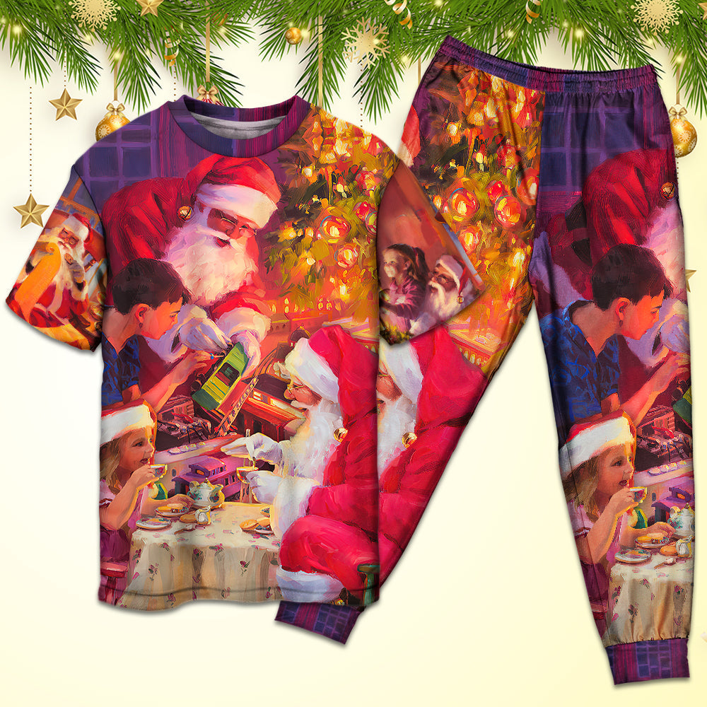 Santa Christmas Story Short Sleeve Pajamas Set For Holiday Bedtime And Cozy Home Wear