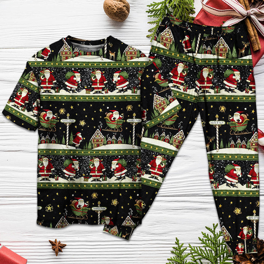 Santa Christmas Eve Adventure Short Sleeve Pajamas Set For Christmas Sleepwear And Family Lounging