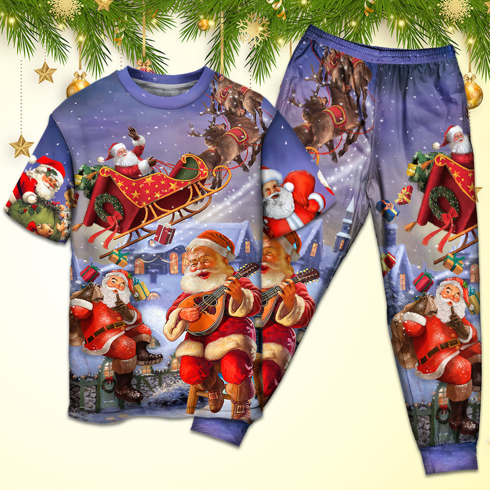 Playful Santa Christmas Short Sleeve Pajamas Set For Holiday Travel And Comfortable Home Wear