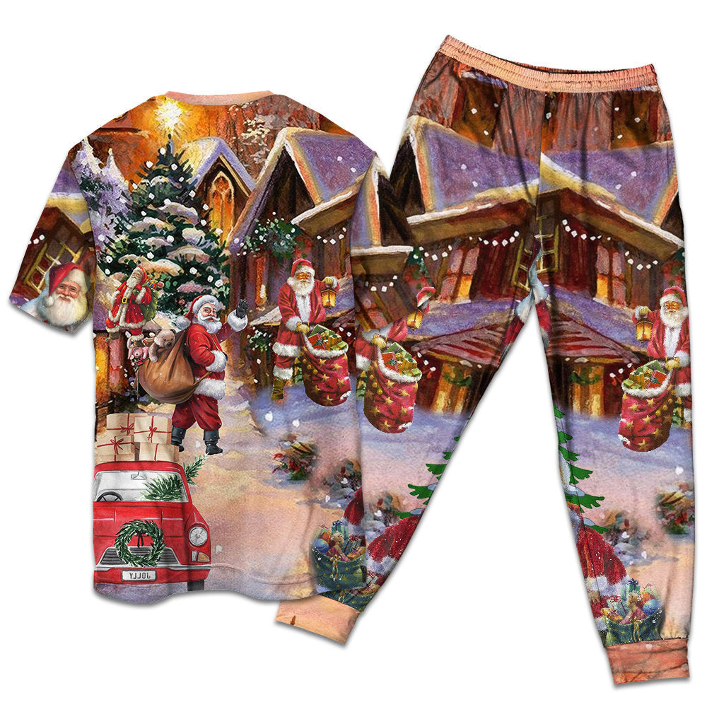 Santa Christmas Gift Delivery Short Sleeve Pajamas Set For Holiday Bedtime And Cozy Home Wear