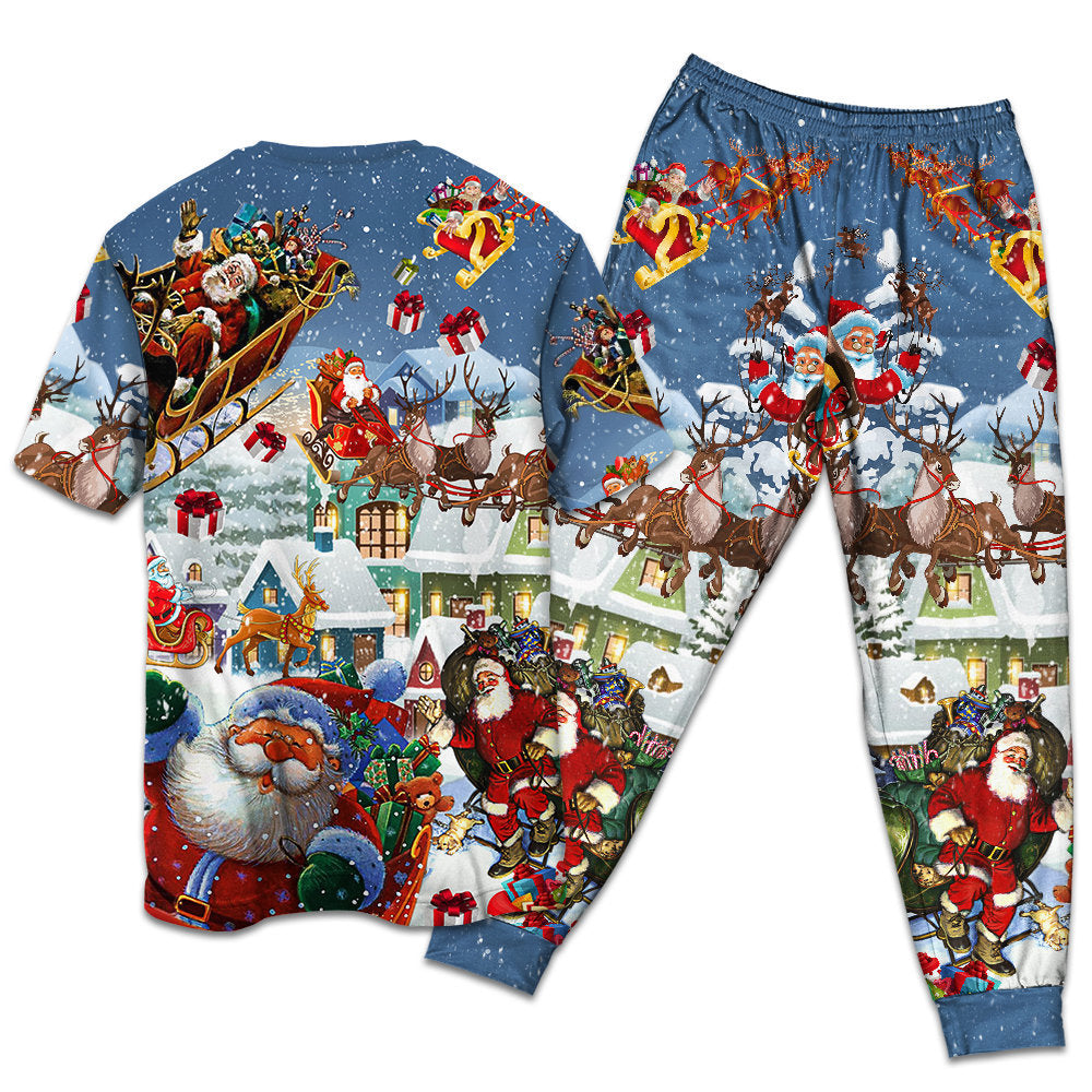Santa Sleigh Holiday Greeting Short Sleeve Pajamas Set For Festive Sleepovers And Family Photos
