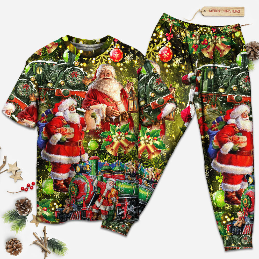 Santa Christmas Gift Delivery Short Sleeve Pajamas Set For Festive Sleepovers And Family Photos