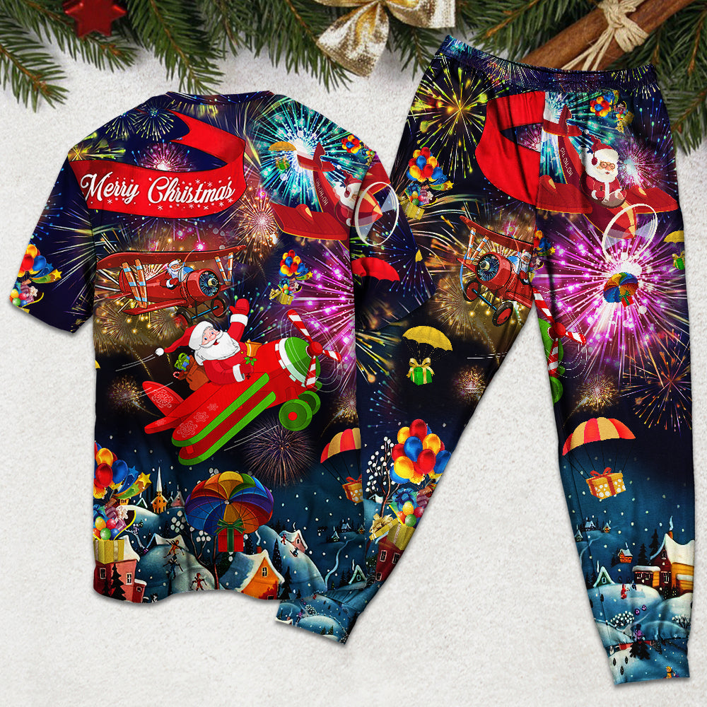 Santa Sharing Christmas Cheer Short Sleeve Pajamas Set For Festive Sleepovers And Family Photos