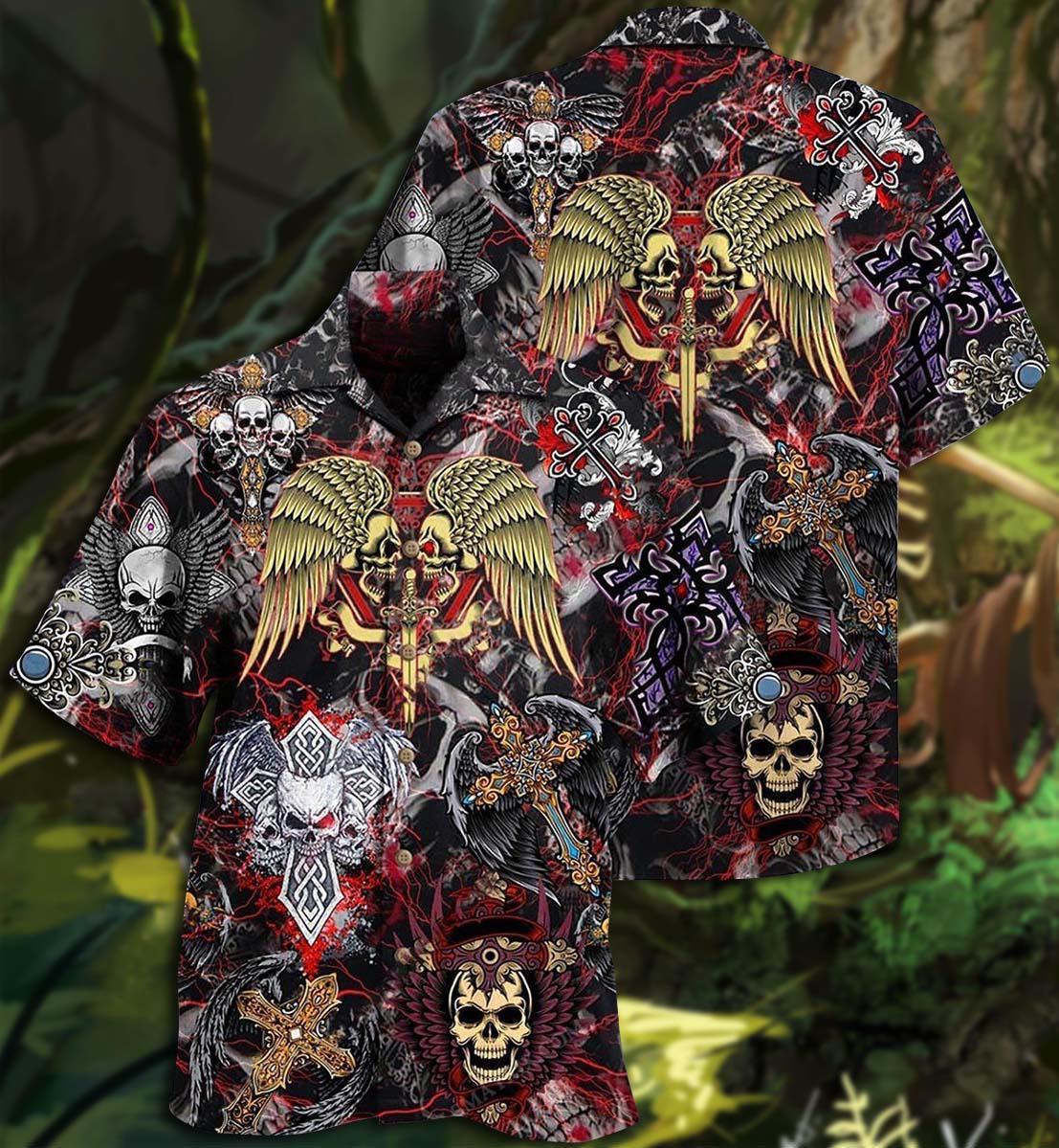 Skull And Vintage Key Hawaiian Shirt With Detailed Graphic For Tropical Getaways Outdoor Fun And Everyday Wear