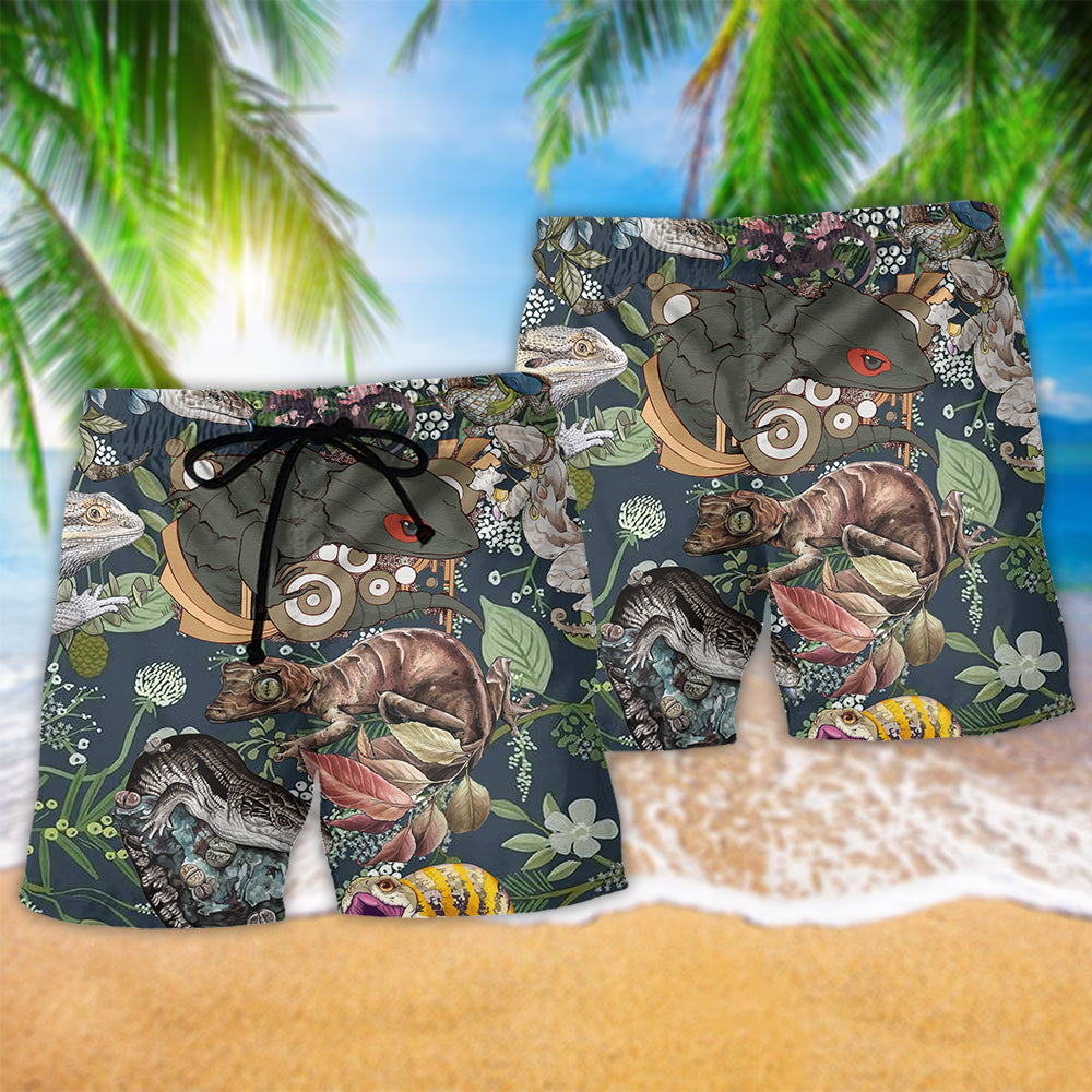 Reptile Lover Wild Nature Beach Shorts Artwork Detail For Tropical Travel And Everyday Wear