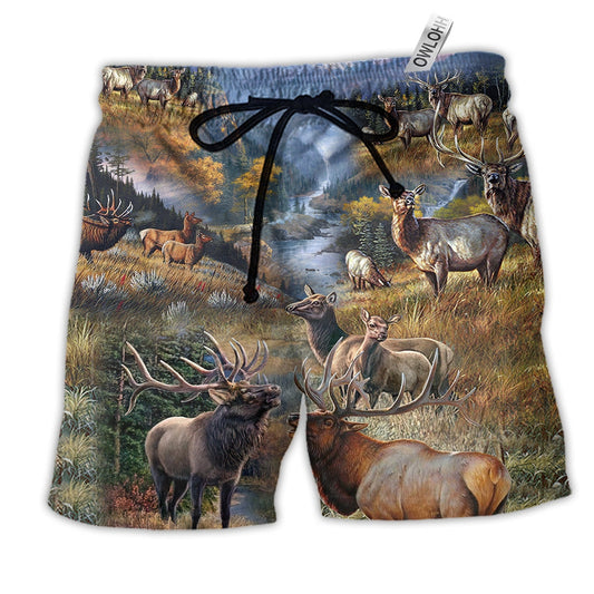 Moose Beautiful Country Elk Animals Hawaiian Beach Shorts For Beach Days And Casual Travel
