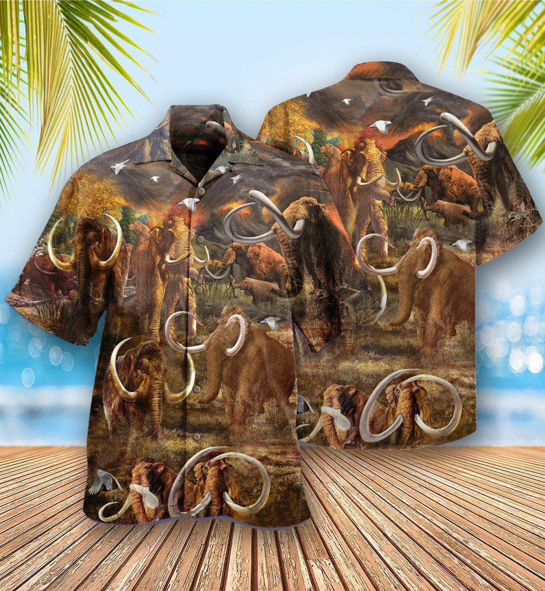 Mammoth Animals Bring Back Hawaiian Shirt For Vacation Days And Relaxed Coastal Outings