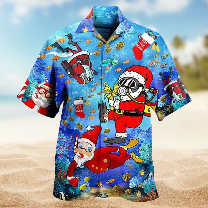 Christmas Santa Dives Hawaiian Shirt For Christmas Gatherings, Resort Trips, And Cheerful Seasonal Style
