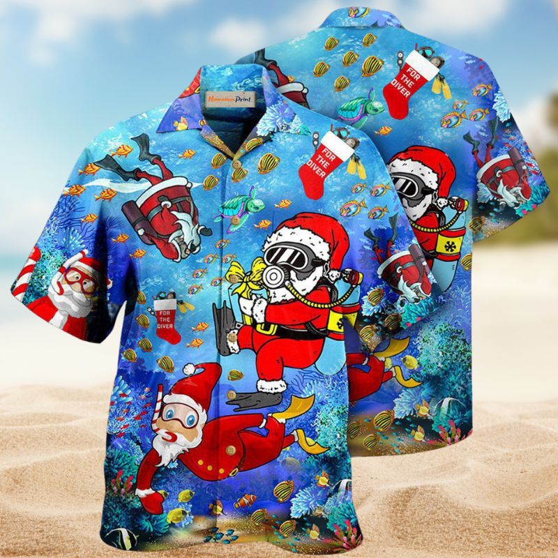Christmas Santa Dives Hawaiian Shirt For Christmas Gatherings, Resort Trips, And Cheerful Seasonal Style