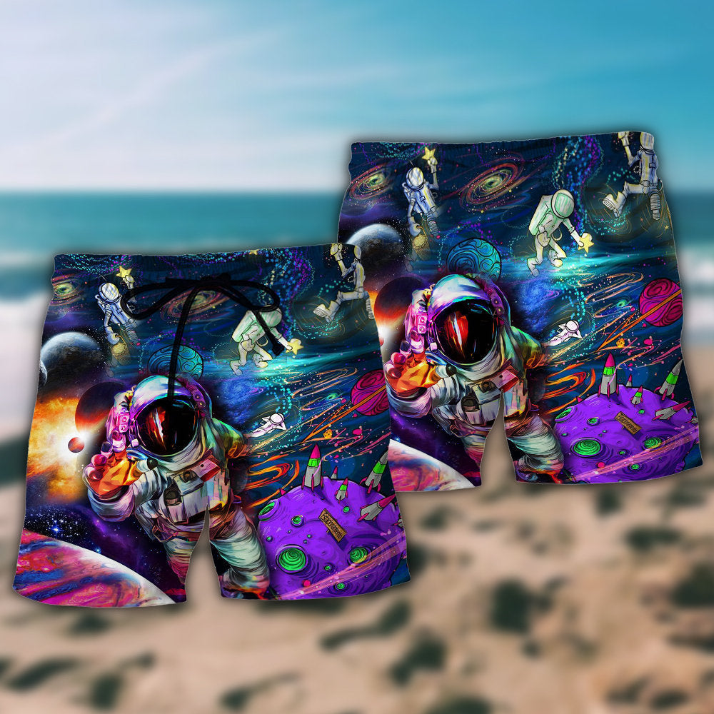 Astronaut Galaxy Floating Beach Shorts Pattern Detail For Casual Outings And Relaxed Holiday Style