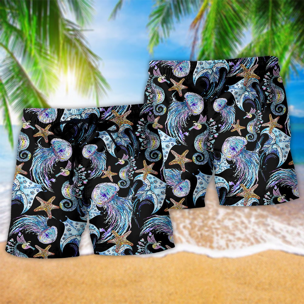 Sea Animals Beach Shorts Pattern Detail For Weekend Travel And Relaxed Casual Style