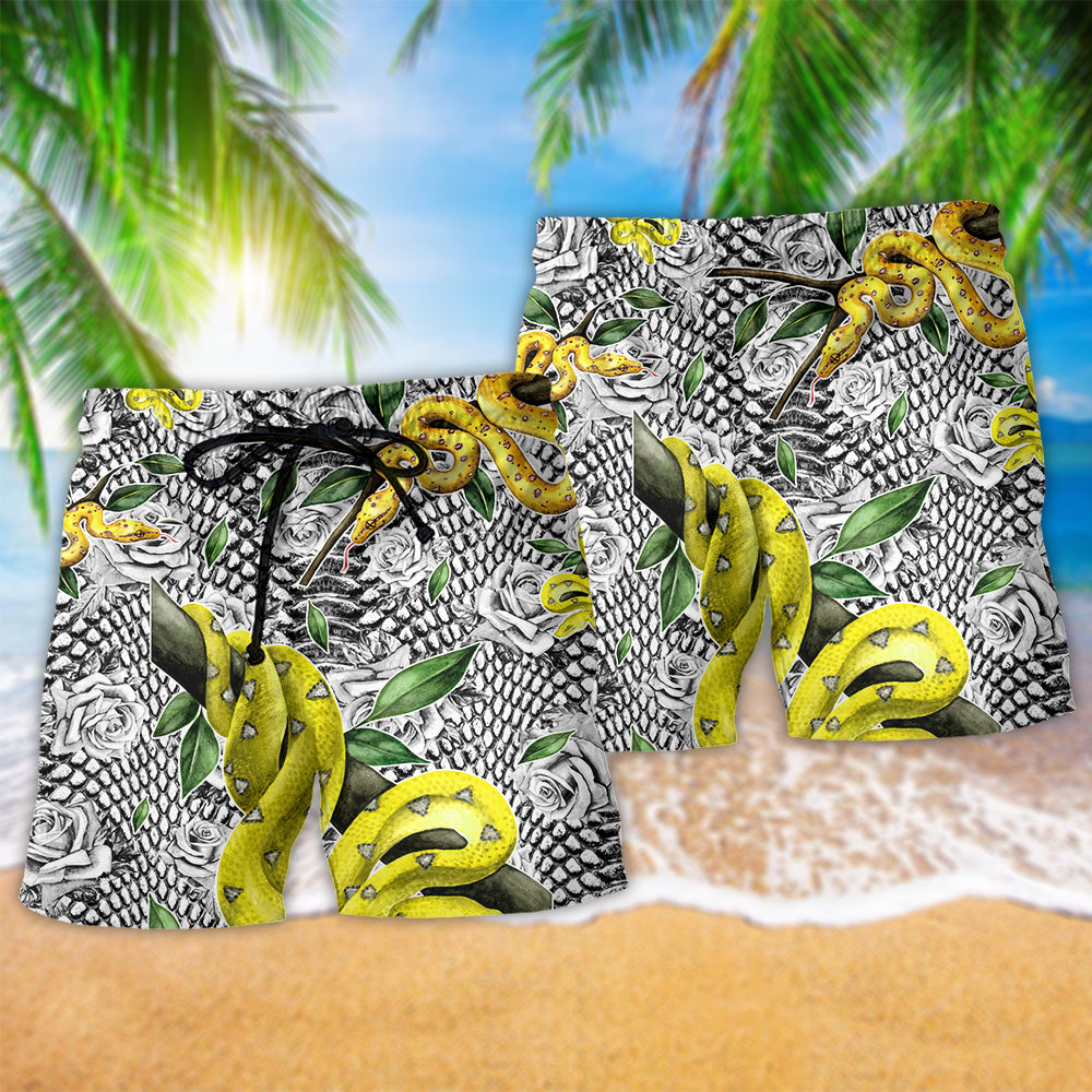 Snake Leaf Nature Beach Shorts Pattern Detail For Casual Outings And Easygoing Coastal Style