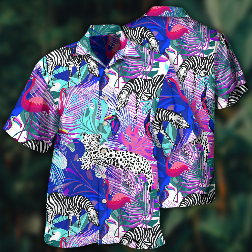 Tropical Colorful Wildlife Hawaiian Shirt With Detailed Graphic For Tropical Holiday Resort Parties And Everyday Style