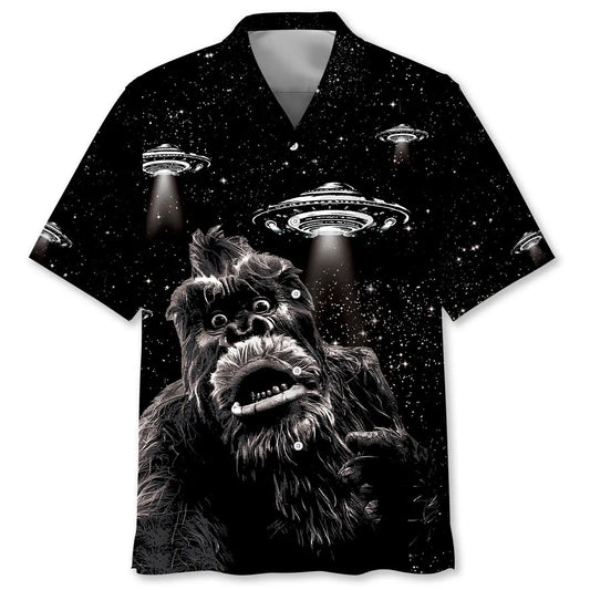 Bigfoot Panicked Selfie Alien Hawaiian Shirt For Coastal Getaways, Outdoor Gatherings, And Thoughtful Gift Giving